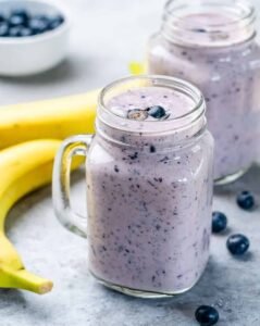 Smoothie de arándanos y plátano
