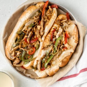 Sándwich de pollo salteado
